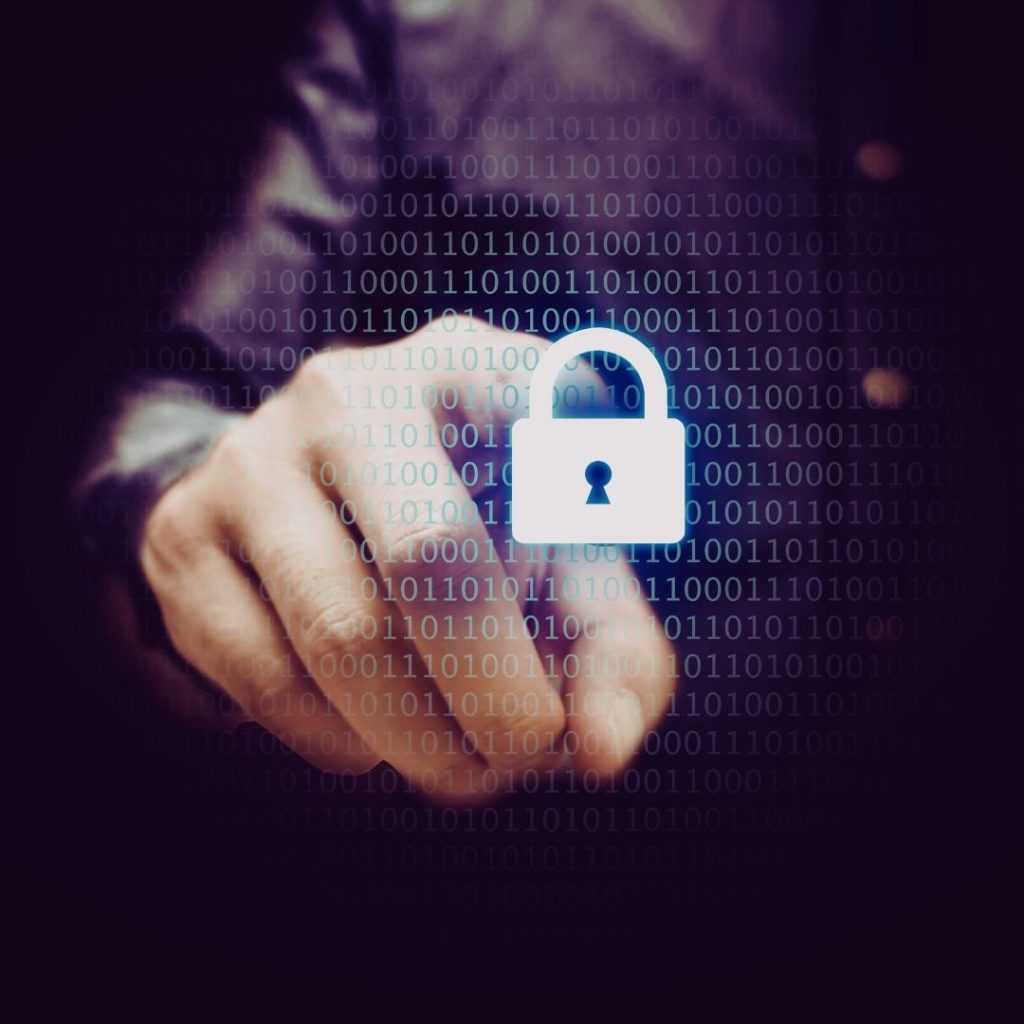 מנעול חכם או מנעולי כספת – מה עדיף לדלת כניסה ראשית?